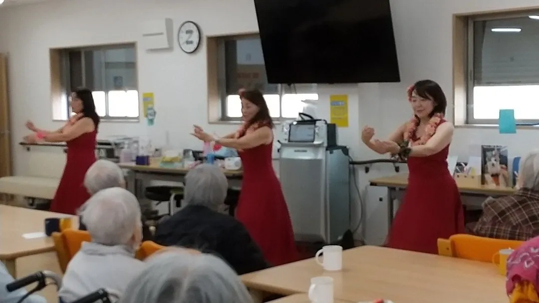 高齢者や障がい者など、特定の支援が必要な方々がデイケアを利用...