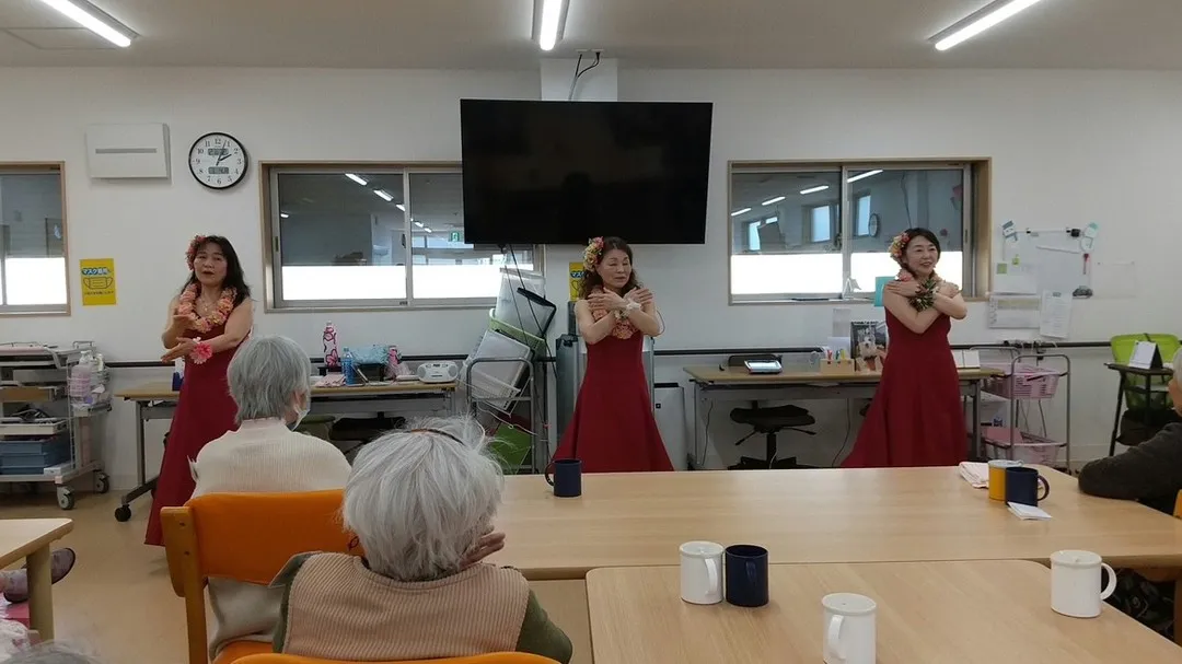 高齢者や障がい者など、特定の支援が必要な方々がデイケアを利用...